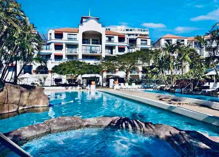 Gold Coast Calypso Resort, Coolangatta Beach